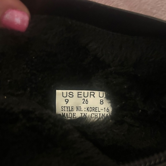 Dream Pairs Black Kids Boots - Picture 3 of 7